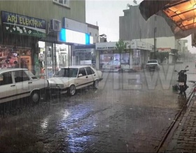 Pr特效素材 3组下雨降雨风雨雨点细雨大雨透明通道 Pr视频素材